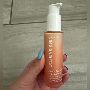 Ole Henriksen Peach Glaze Glow Niacinamide Serum with Vitamin C
